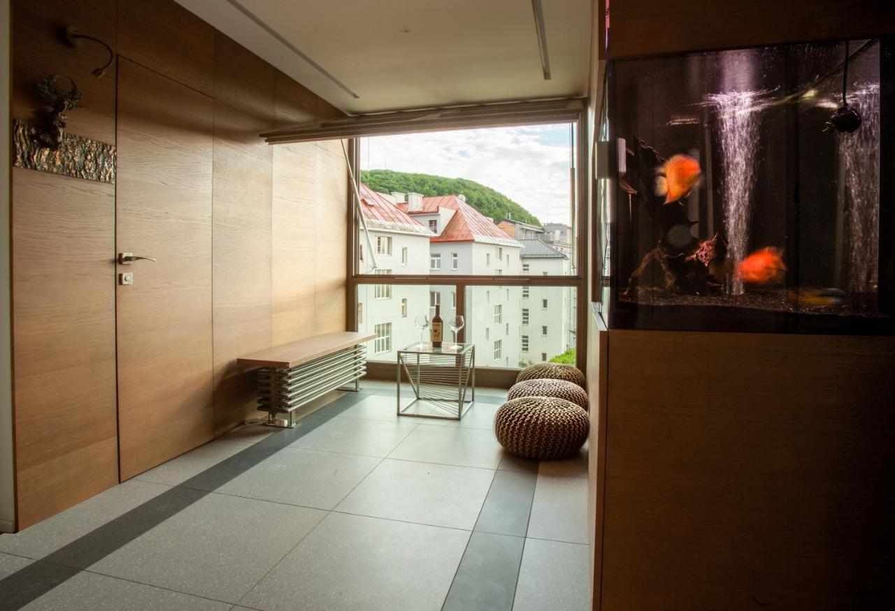 Contemporary Apartment With Fireplace & Terrace Banská Bystrica Exteriör bild