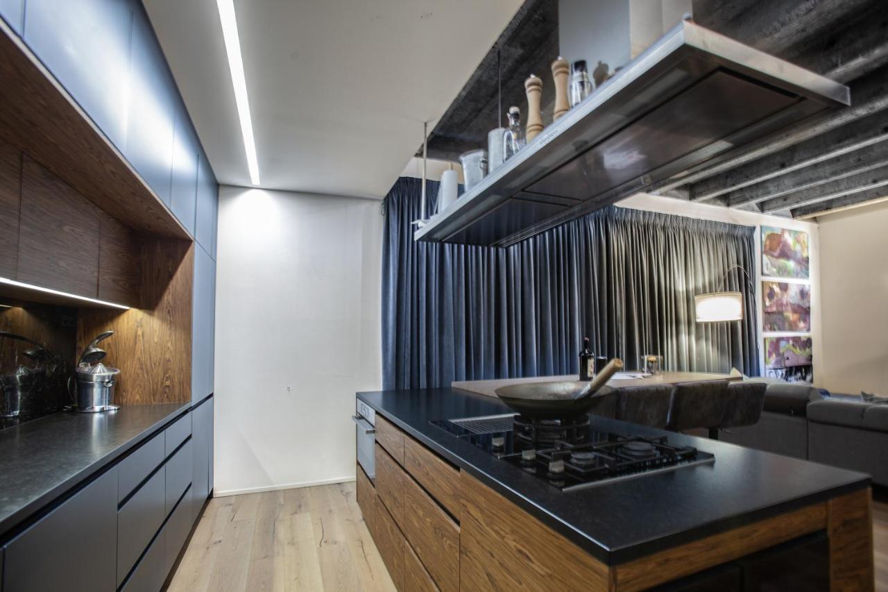 Contemporary Apartment With Fireplace & Terrace Banská Bystrica Exteriör bild